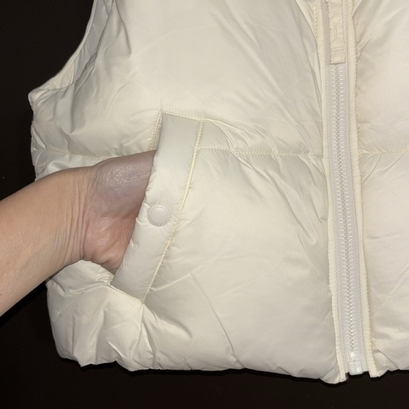 ♥️AMERICAN EAGLE CROP VEST♥️ - Picture 3 of 7